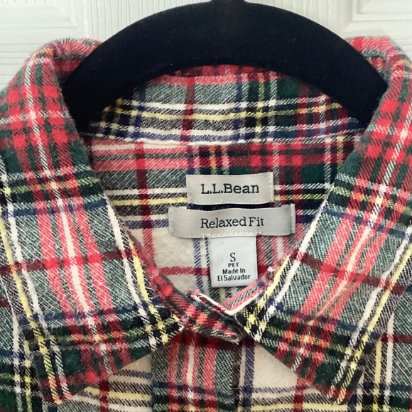 L.L.Bean Women’s Scotch Plaid Flannel Shirt Red Green Relaxed Fit Cotton - Picture 2 of 11